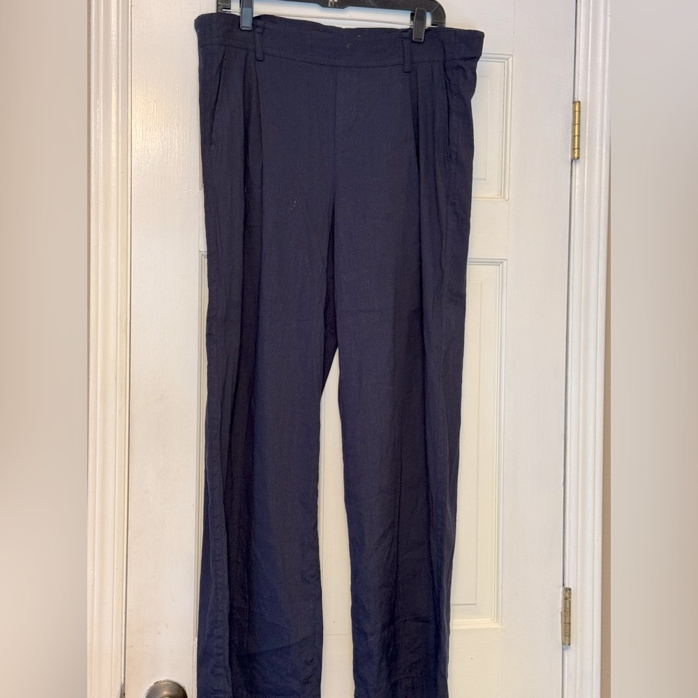Vince Navy‎ Blue Trousers Stylish and Comfortable